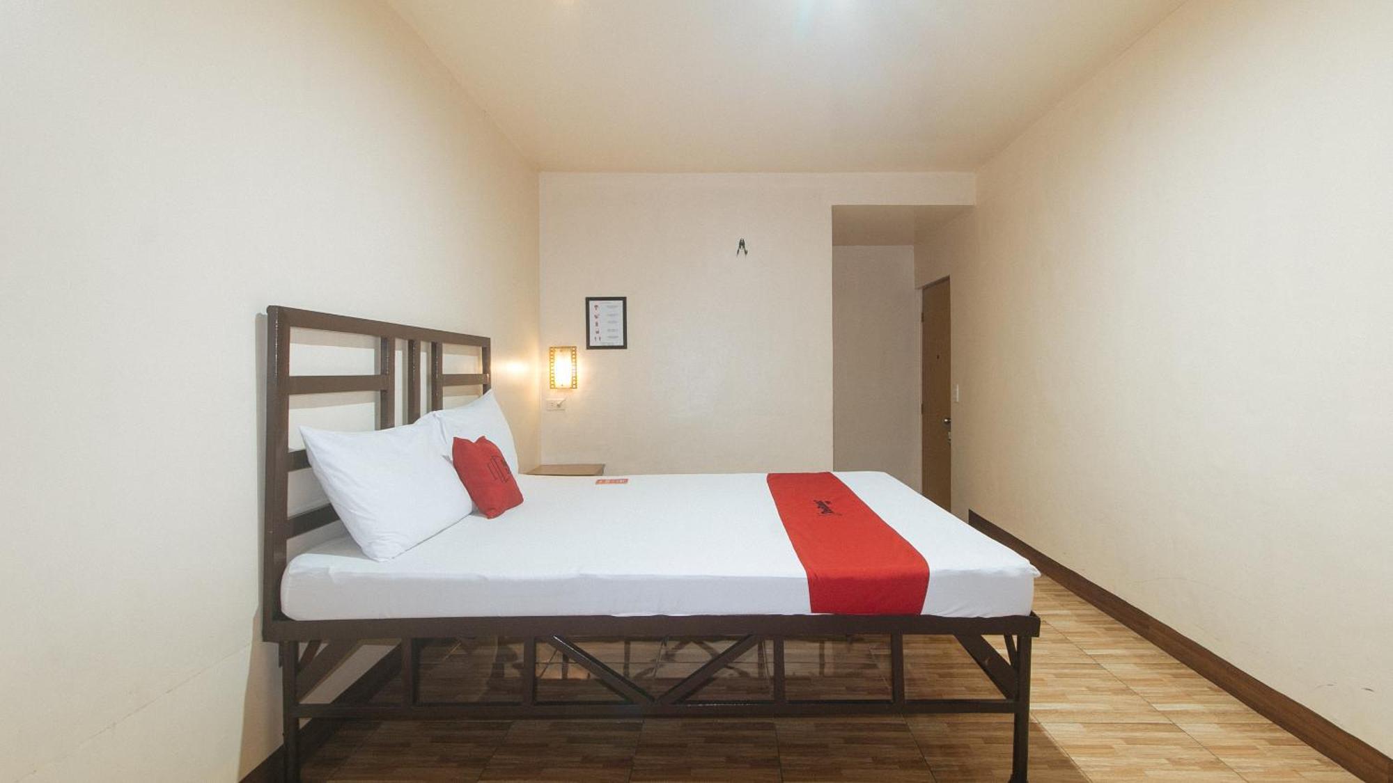 Elegance Guesthouse Pasay Esterno foto