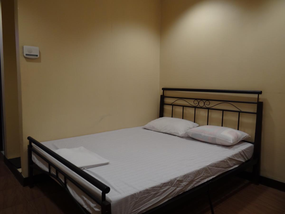 Elegance Guesthouse Pasay Esterno foto