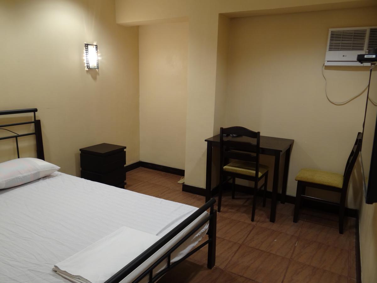 Elegance Guesthouse Pasay Esterno foto